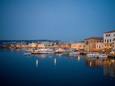 Συλλήψεις για άγρα πελατών στα Χανιά